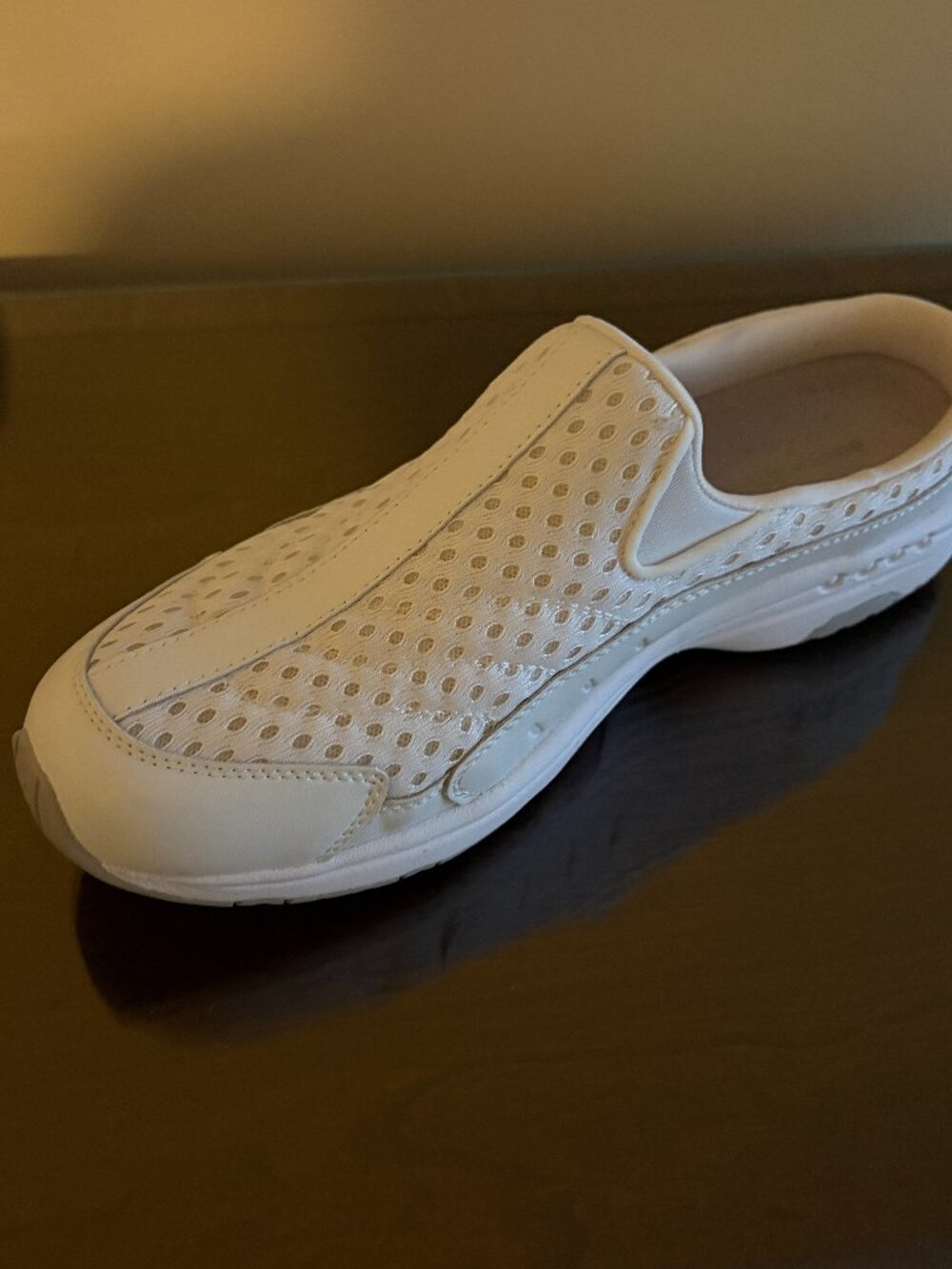 NWOT Easy Spirit White Mesh Traveltime Clogs 9.5 M